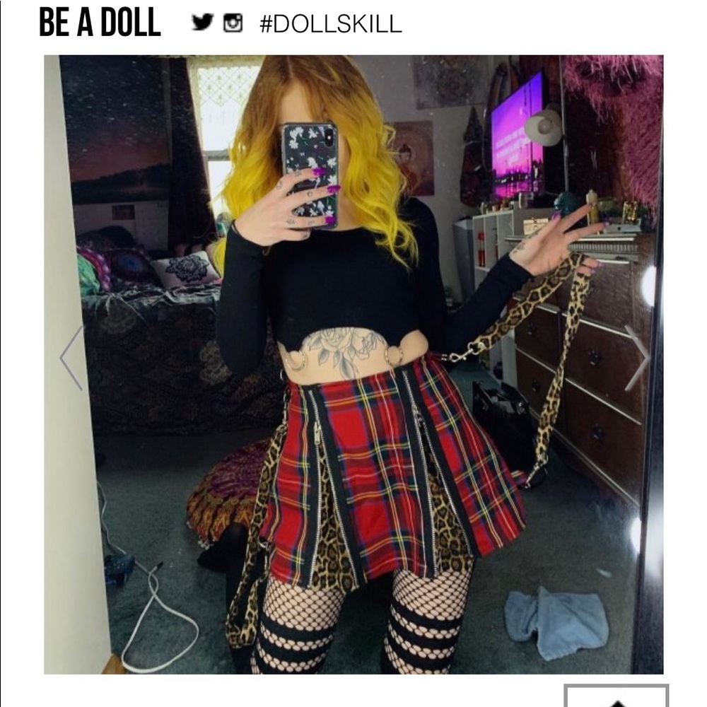 Plaid red skirt from dolls kill by current mood.